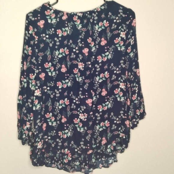 GAP Top Navy Blue Floral Ruffle Lightweight Small - Picture 7 of 9